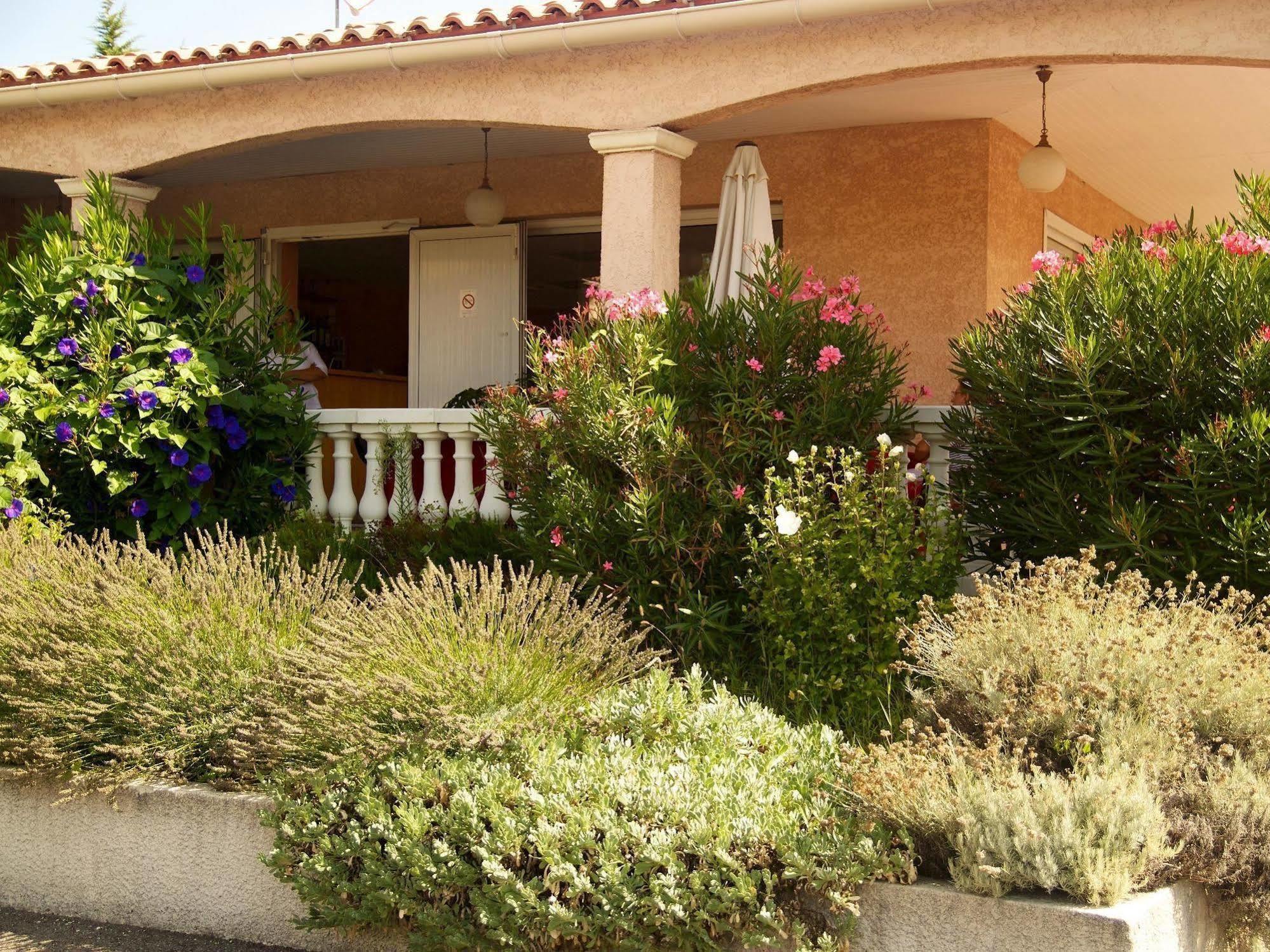Le Grand Jardin Otel Aujargues Dış mekan fotoğraf