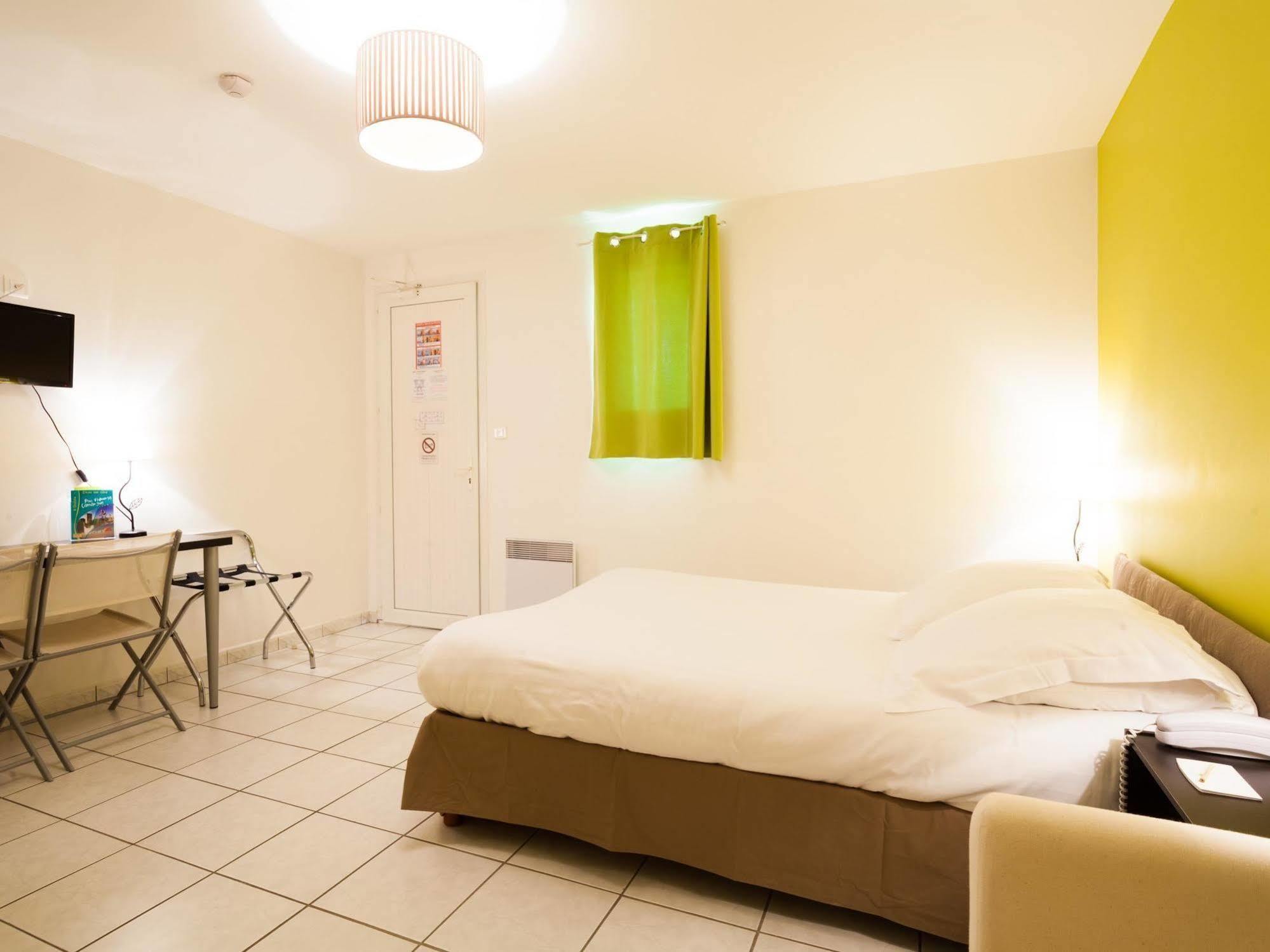 Le Grand Jardin Otel Aujargues Dış mekan fotoğraf